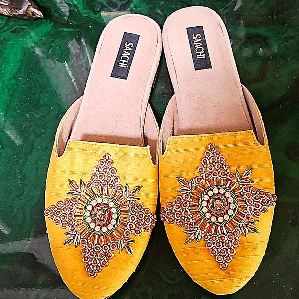 Jeweled flats